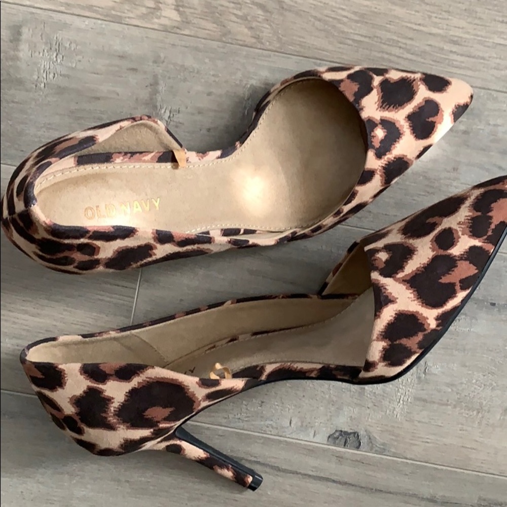 Leopard Print Faux Suede Kitten Heels NWOT S8